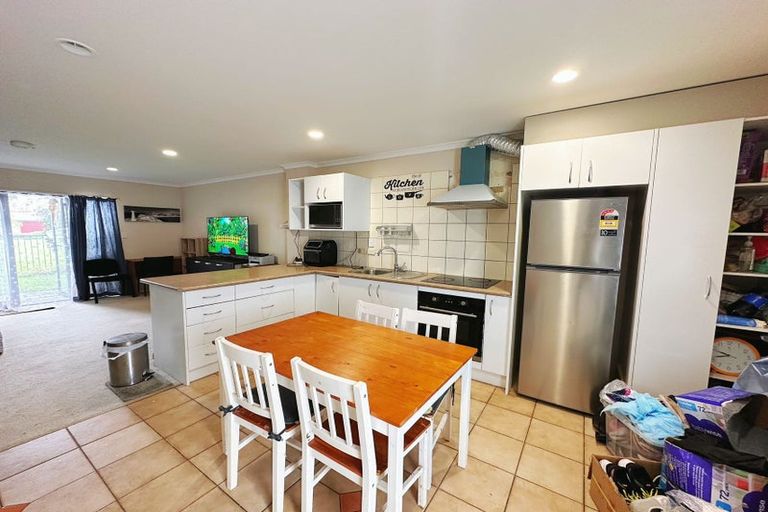 Photo of property in Tuscany Way, 17/3 Ambrico Place, New Lynn, Auckland, 0600