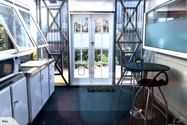 Photo of property in 15 Roadley Avenue, Sunnyhills, Auckland, 2010