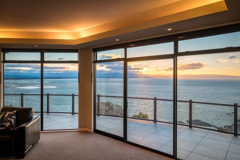 Photo of property in 55 The Cliffs, Britannia Heights, Nelson, 7010