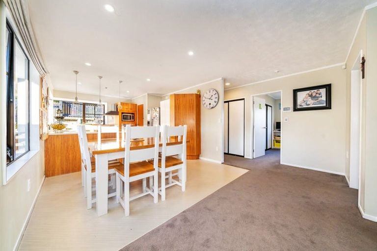 Photo of property in 28 Castle Crescent, Stokes Valley, Lower Hutt, 5019