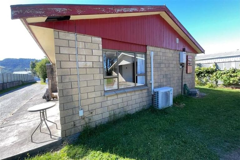 Photo of property in 122 Blake Street, Blaketown, Greymouth, 7805