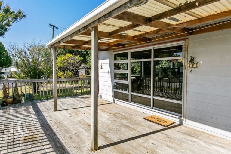 Photo of property in 301 Triangle Road, Massey, Auckland, 0614