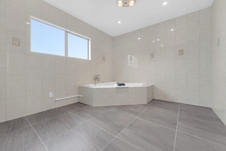 Photo of property in 97 Baverstock Road, Flat Bush, Auckland, 2016