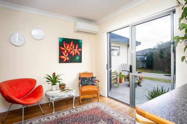 Photo of property in 69 Carlyle Street, Leamington, Cambridge, 3432