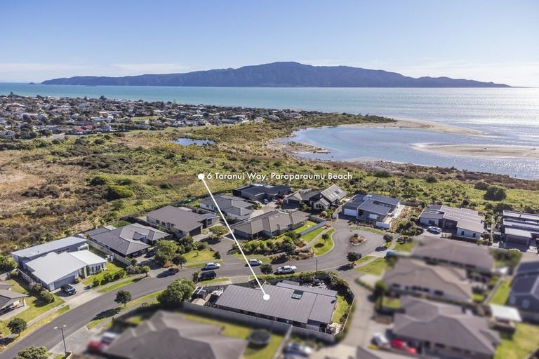 Photo of property in 6 Taranui Way, Paraparaumu Beach, Paraparaumu, 5032