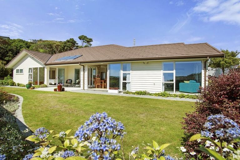 Photo of property in 206 Navigation Drive, Whitby, Porirua, 5024