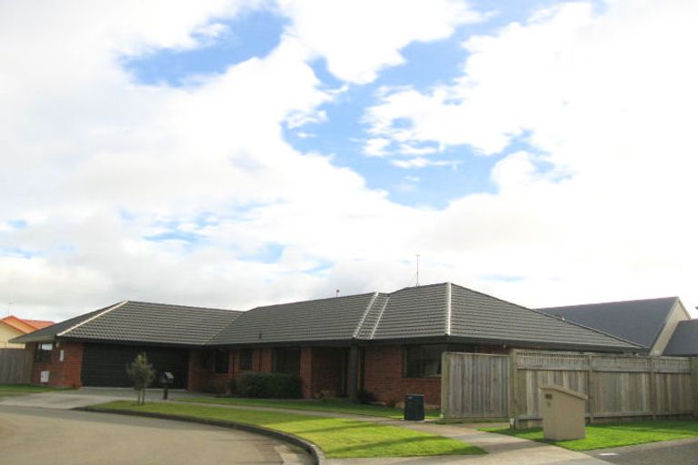 Photo of property in 21 Sycamore Crescent, Fitzherbert, Palmerston North, 4410