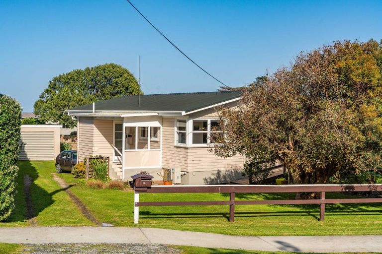Photo of property in 14 Kelly Street, Baylys Beach, Dargaville, 0377
