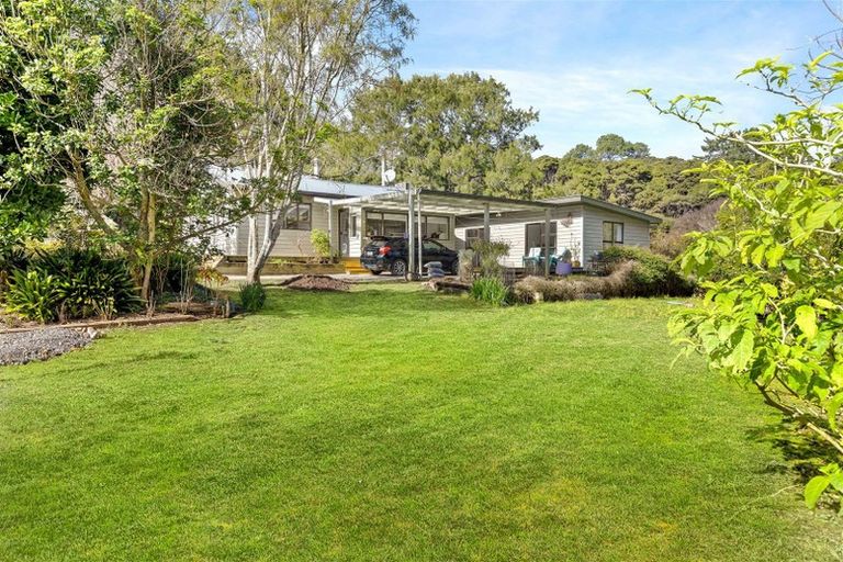 Photo of property in 14 Yelash Road, Massey, Auckland, 0614