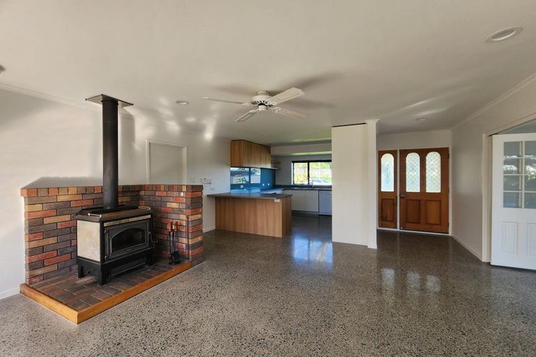 Photo of property in 7 Kaitake Place, Oakura, 4314