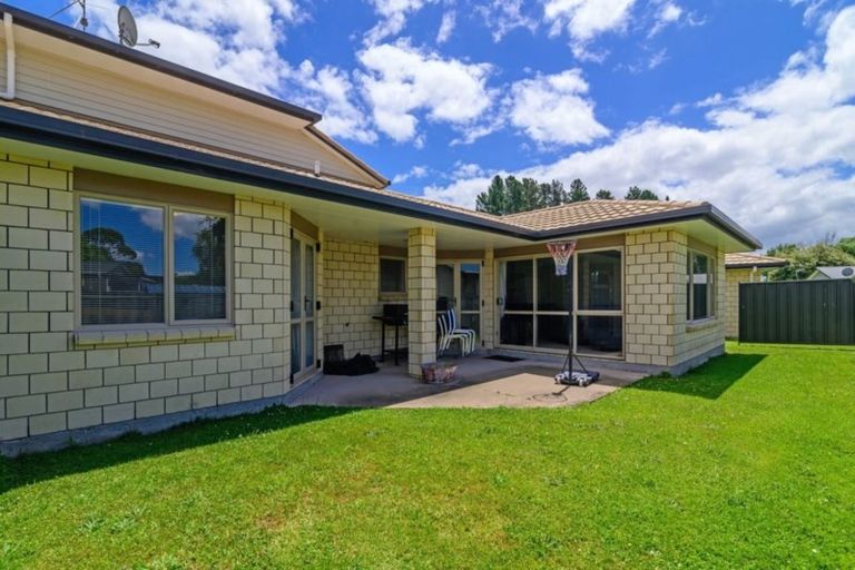 Photo of property in 4/64 Kawaha Point Road, Kawaha Point, Rotorua, 3010