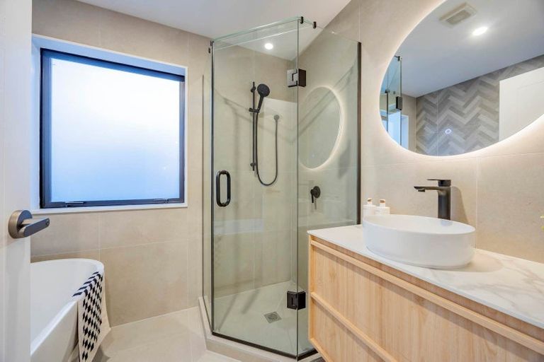 Photo of property in 30c Beulah Avenue, Rothesay Bay, Auckland, 0630