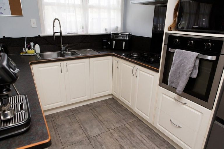 Photo of property in 21 Rata Street, Wainuiomata, Lower Hutt, 5014