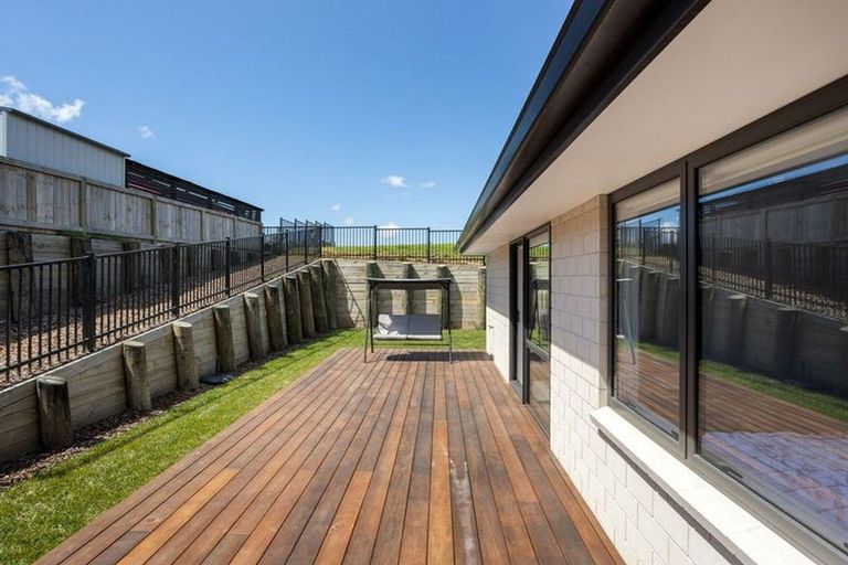 Photo of property in 22 Stingray Drive, Omokoroa, 3114