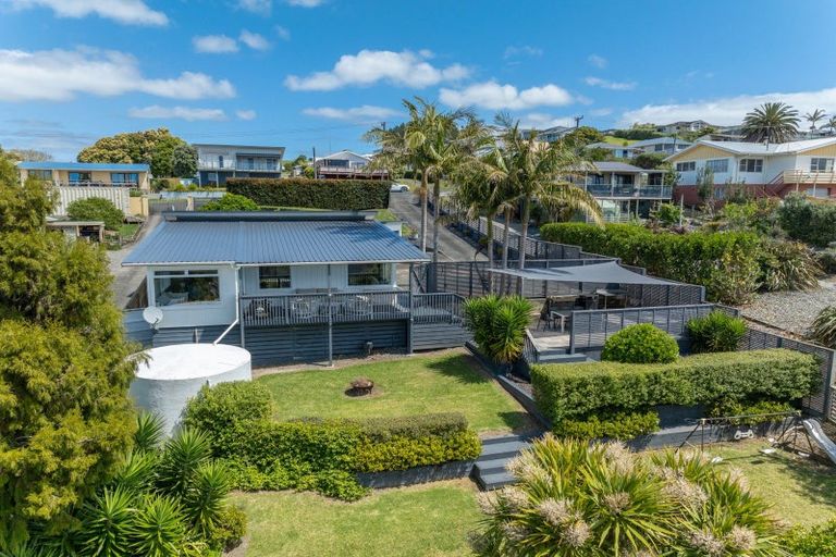 Photo of property in 28 Berghan Road, Coopers Beach, 0420