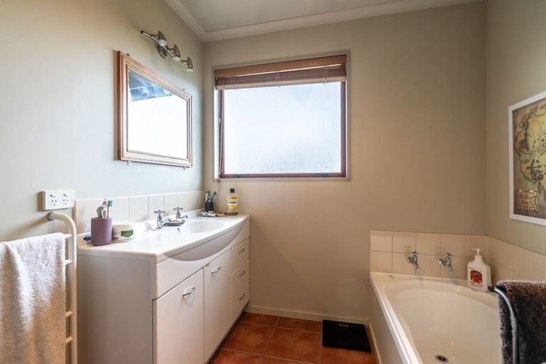 Photo of property in 23 Frye Crescent, Albert Town, Wanaka, 9305