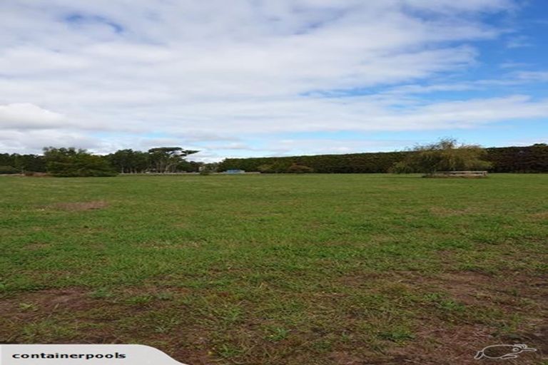 Photo of property in 138 Taupaki Road, Taupaki, 0782