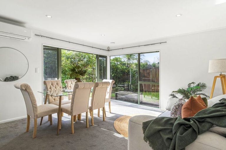 Photo of property in 43 Unsworth Drive, Unsworth Heights, Auckland, 0632