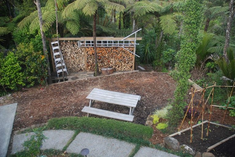 Photo of property in 45 Jonkers Road, Waitakere, Henderson, 0782