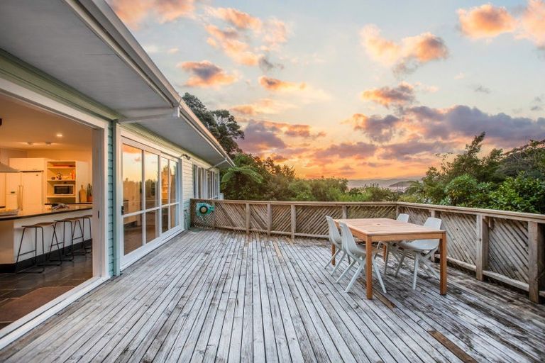 Photo of property in 12 Whiorau Grove, Lowry Bay, Lower Hutt, 5013