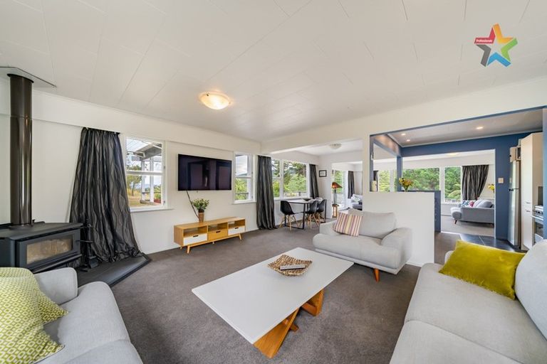 Photo of property in 19 Timaru Grove, Kelson, Lower Hutt, 5010