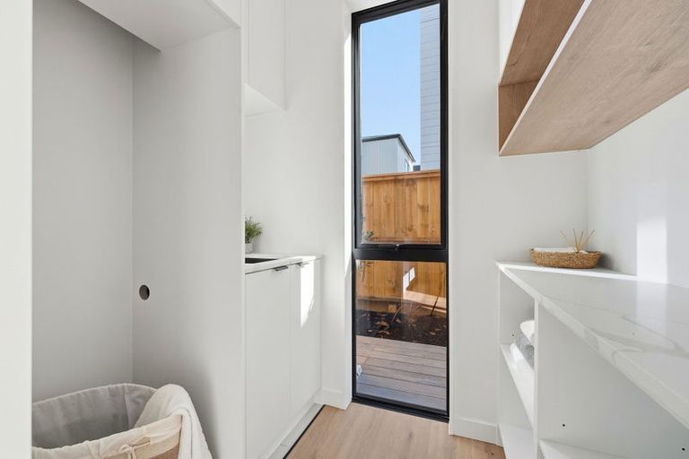 Photo of property in 102e Te Oneroa Way, Long Bay, Auckland, 0630