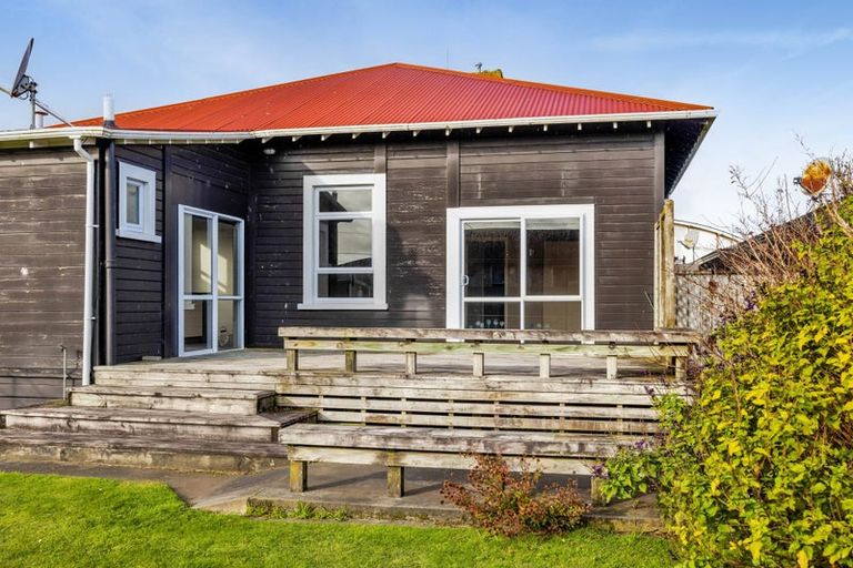 Photo of property in 39 Victoria Street, Hawera, 4610