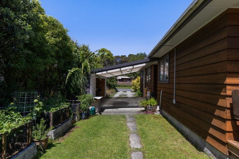 Photo of property in 5 Puriri Road, Waikanae, 5036