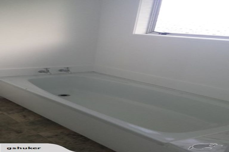 Photo of property in 1/18 Woodlands Crescent, Browns Bay, Auckland, 0630