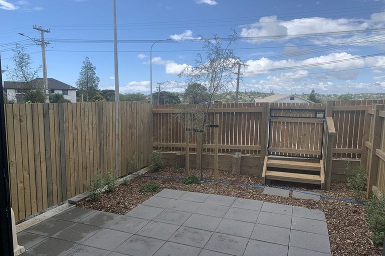 Photo of property in 125a Woodglen Road, Glen Eden, Auckland, 0602