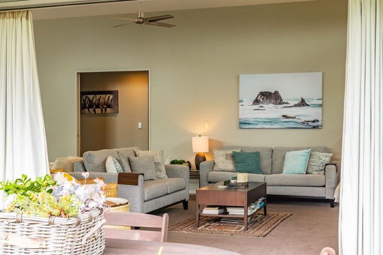 Photo of property in 12 Seabreeze Road, Mangawhai Heads, Mangawhai, 0505