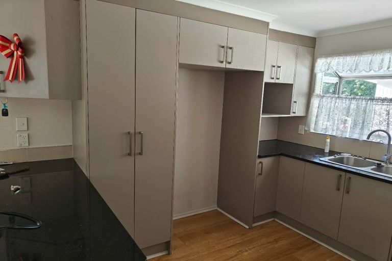 Photo of property in 66 Kaipatiki Road, Glenfield, Auckland, 0629