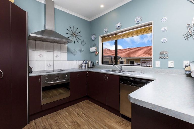 Photo of property in 11a Ormrod Grove, Riverstone Terraces, Upper Hutt, 5018