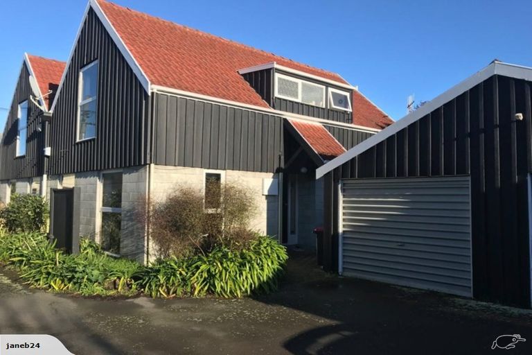 Photo of property in 2/35 Wiggins Street, Sumner, Christchurch, 8081