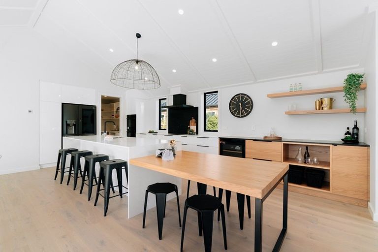 Photo of property in 19 Falconer Rise, Jacks Point, Queenstown, 9371