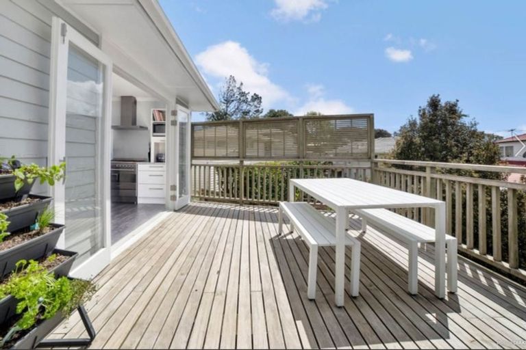 Photo of property in 4 Hatherlow Street, Glenfield, Auckland, 0629