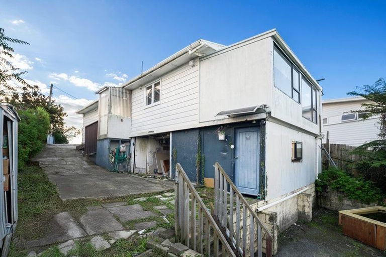 Photo of property in 70 Carlisle Road, Browns Bay, Auckland, 0632