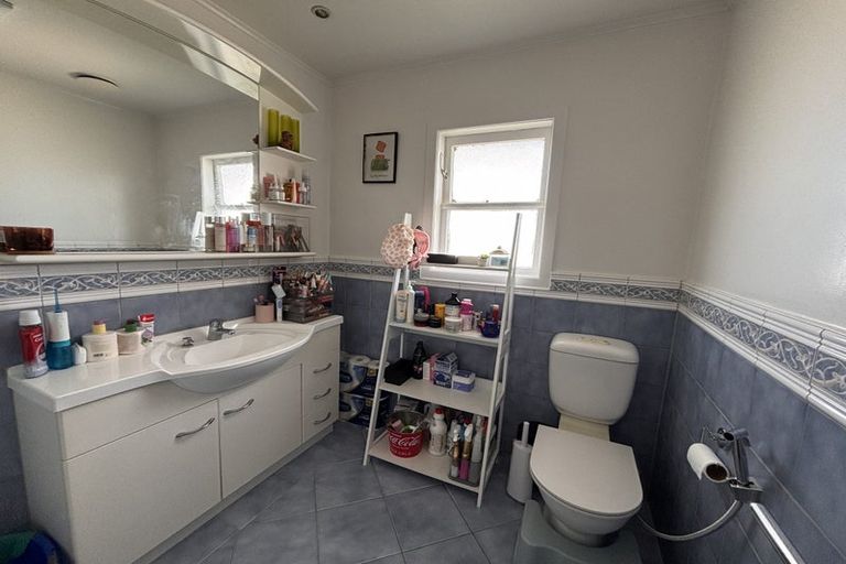 Photo of property in 40 Strid Road, Te Atatu South, Auckland, 0610