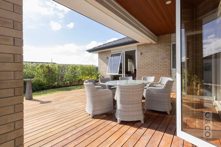 Photo of property in 23 Turpin Road, Riverhead, 0820