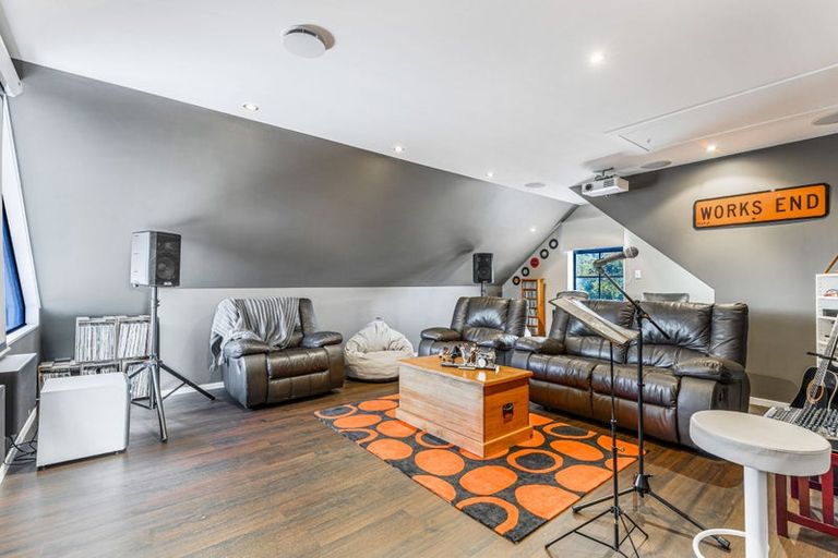 Photo of property in 15 Cellarmans Street, Te Atatu Peninsula, Auckland, 0610