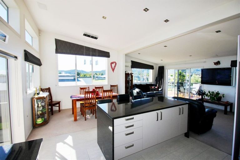 Photo of property in 16 Aquila Drive, Whitianga, 3510