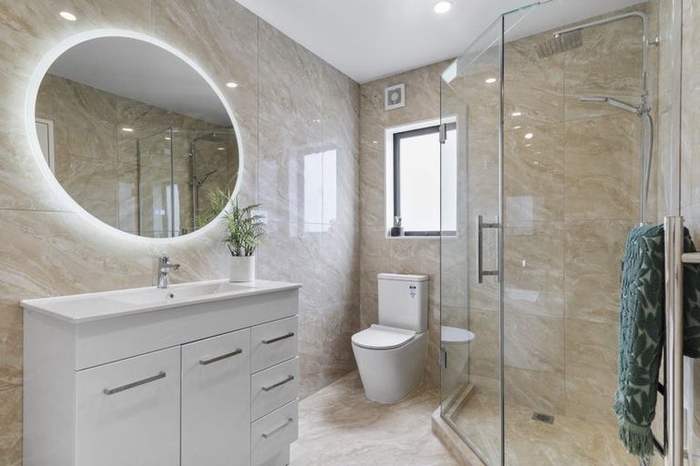 Photo of property in 1/68 Smythe Road, Henderson, Auckland, 0612