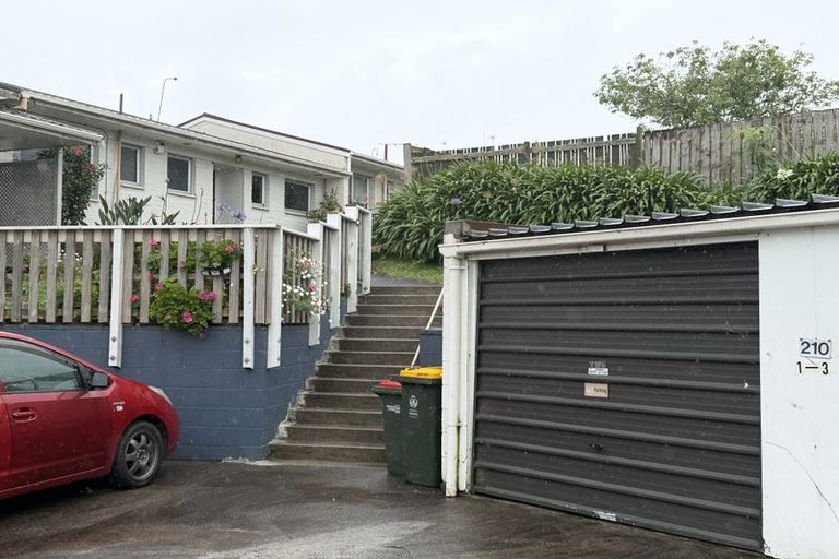 Photo of property in 2/210 Shirley Road, Papatoetoe, Auckland, 2025