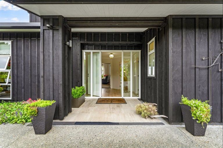 Photo of property in 14 Creek Street, Sandspit, Warkworth, 0982