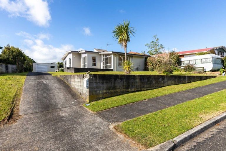 Photo of property in 108 Riversdale Drive, Merrilands, New Plymouth, 4312