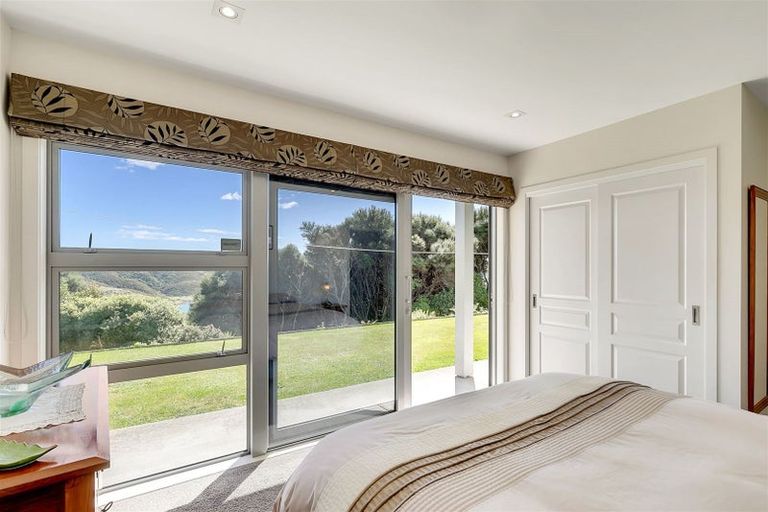 Photo of property in 21 Seascape View, Paremata, Porirua, 5024