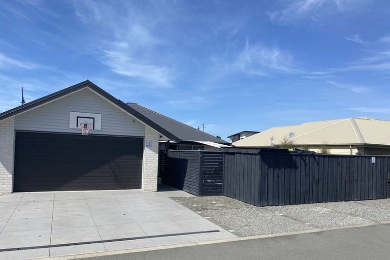 Photo of property in 48 Tahuna Street, Pegasus, 7612