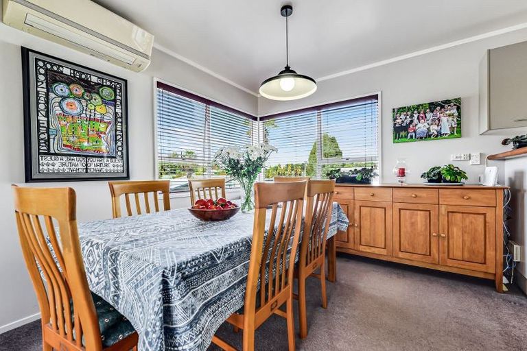 Photo of property in 23 Holloway Place, Forest Lake, Hamilton, 3200