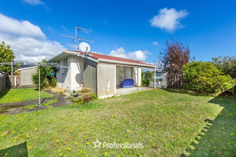 Photo of property in 2/12 Tacoma Drive, Totara Park, Upper Hutt, 5018
