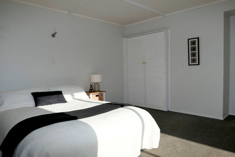 Photo of property in 12 Kiwi Road, Raumati Beach, Paraparaumu, 5032